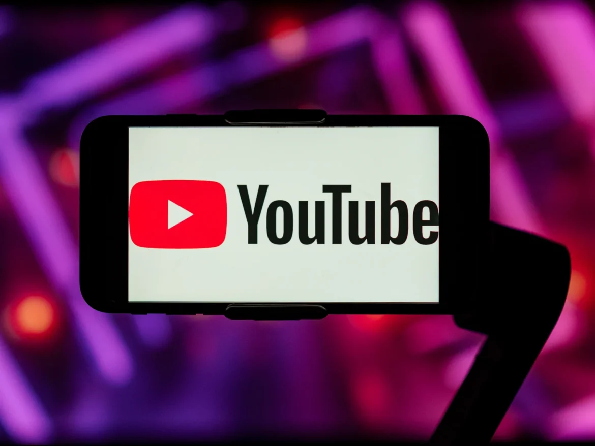 Why youtube link downloader tools help store videos for offline watching?